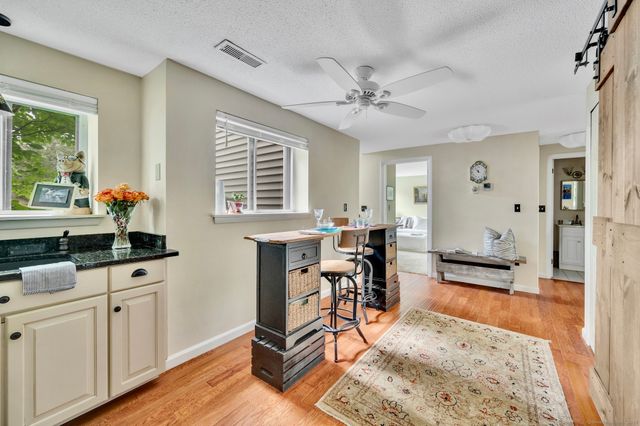 74 Hollister Way South 74, Glastonbury, CT 06033