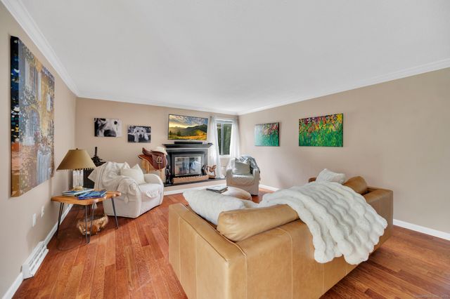 74 Hollister Way South 74, Glastonbury, CT 06033