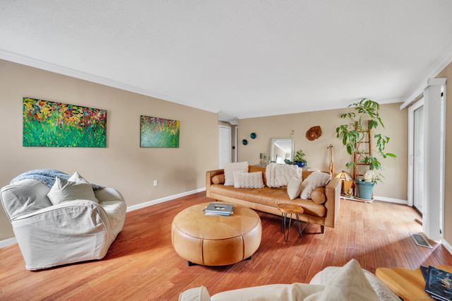 74 Hollister Way South 74, Glastonbury, CT 06033