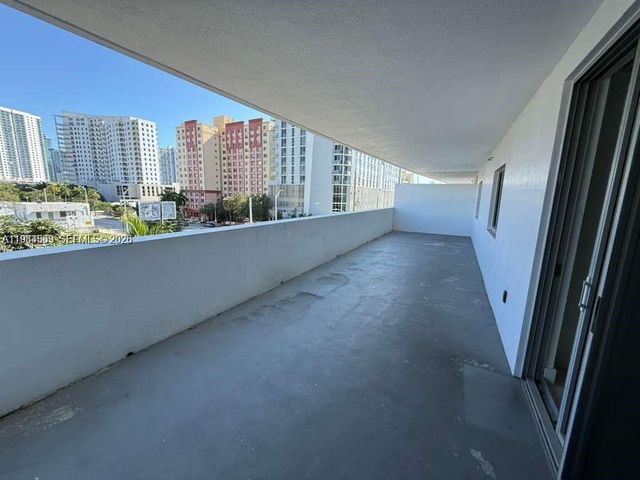 36 NW 6th Ave 408, Miami, FL 33128