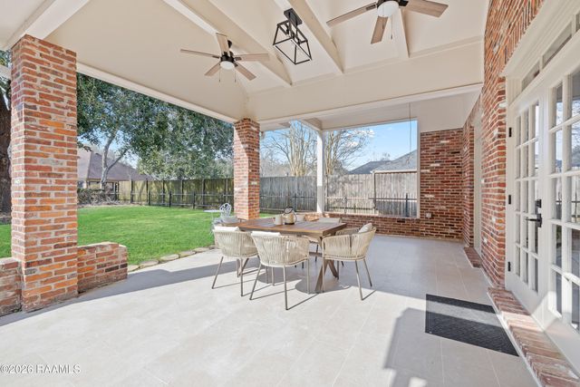 215 Spyglass Lane, Broussard, LA 70518