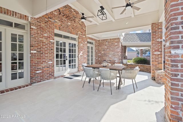 215 Spyglass Lane, Broussard, LA 70518