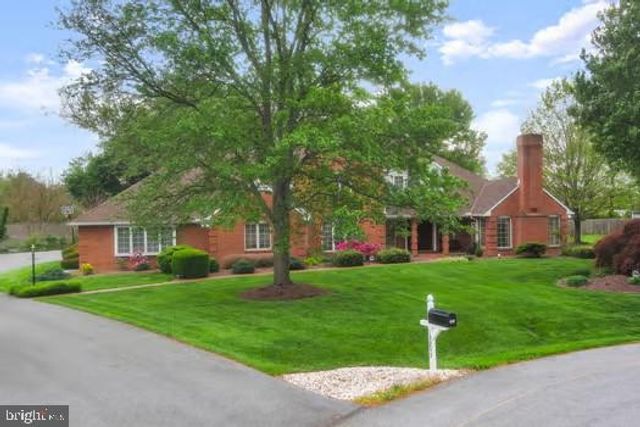 18903 MANCHESTER DR, Hagerstown, MD 21742