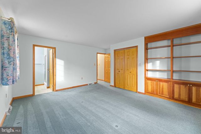 18903 MANCHESTER DR, Hagerstown, MD 21742