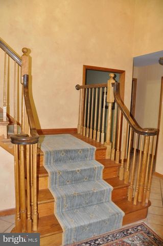18903 MANCHESTER DR, Hagerstown, MD 21742