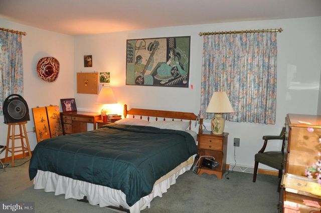 18903 MANCHESTER DR, Hagerstown, MD 21742