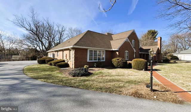 18903 MANCHESTER DR, Hagerstown, MD 21742