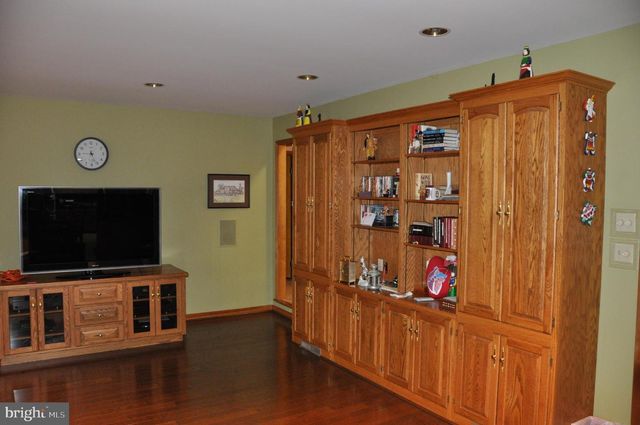 18903 MANCHESTER DR, Hagerstown, MD 21742