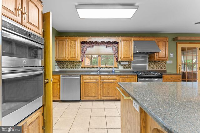 18903 MANCHESTER DR, Hagerstown, MD 21742