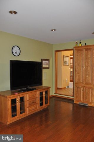 18903 MANCHESTER DR, Hagerstown, MD 21742