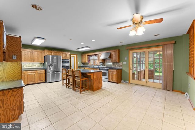 18903 MANCHESTER DR, Hagerstown, MD 21742
