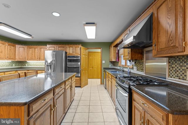 18903 MANCHESTER DR, Hagerstown, MD 21742