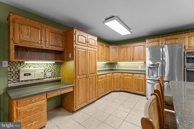 18903 MANCHESTER DR, Hagerstown, MD 21742
