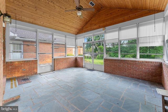 18903 MANCHESTER DR, Hagerstown, MD 21742