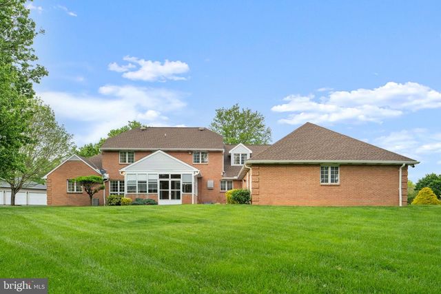 18903 MANCHESTER DR, Hagerstown, MD 21742