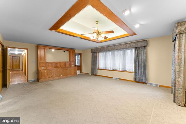 18903 MANCHESTER DR, Hagerstown, MD 21742