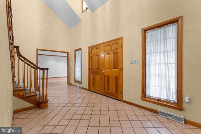 18903 MANCHESTER DR, Hagerstown, MD 21742