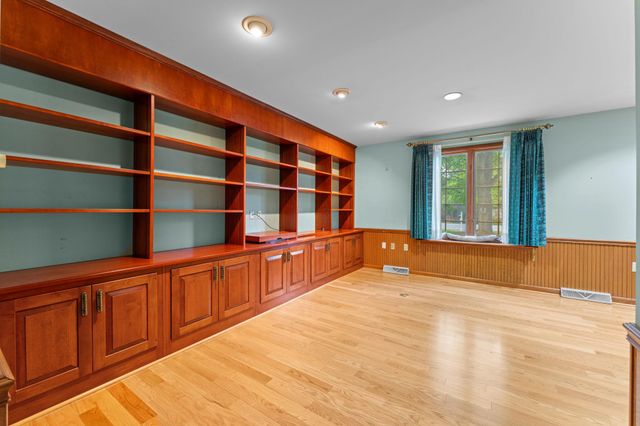 18903 MANCHESTER DR, Hagerstown, MD 21742