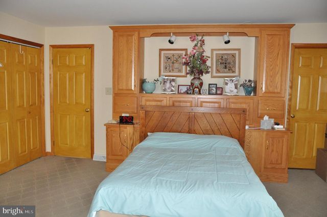 18903 MANCHESTER DR, Hagerstown, MD 21742
