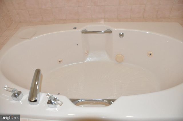 18903 MANCHESTER DR, Hagerstown, MD 21742