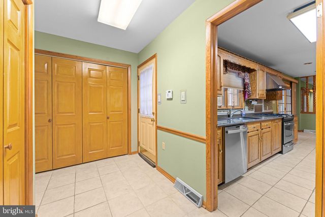 18903 MANCHESTER DR, Hagerstown, MD 21742
