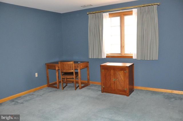 18903 MANCHESTER DR, Hagerstown, MD 21742