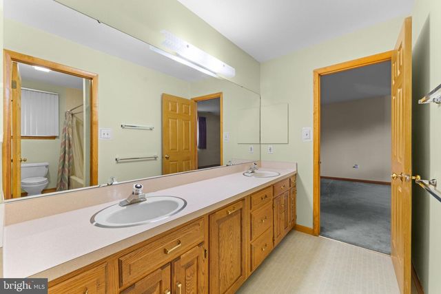 18903 MANCHESTER DR, Hagerstown, MD 21742
