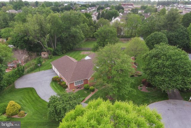 18903 MANCHESTER DR, Hagerstown, MD 21742
