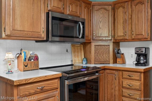 670 Green Creek Lane, Oxford, MI 48371