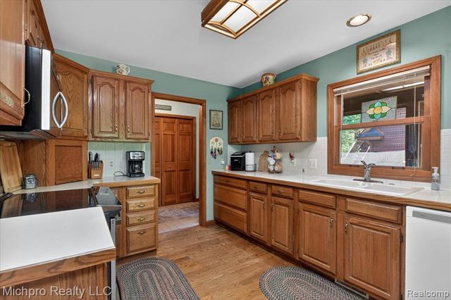 670 Green Creek Lane, Oxford, MI 48371
