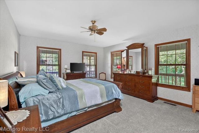 670 Green Creek Lane, Oxford, MI 48371