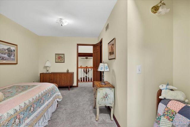670 Green Creek Lane, Oxford, MI 48371