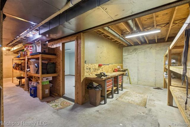 670 Green Creek Lane, Oxford, MI 48371