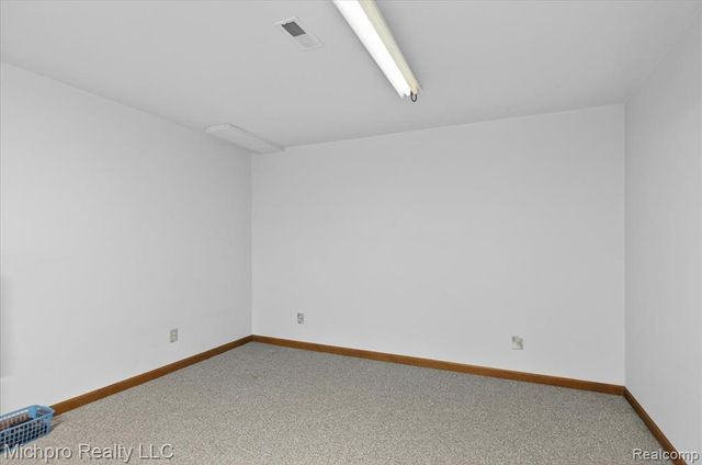 670 Green Creek Lane, Oxford, MI 48371