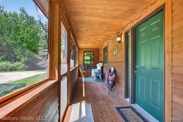 670 Green Creek Lane, Oxford, MI 48371