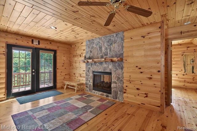 670 Green Creek Lane, Oxford, MI 48371