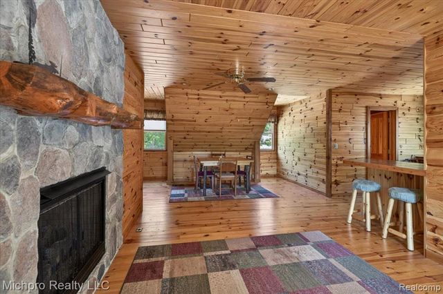 670 Green Creek Lane, Oxford, MI 48371