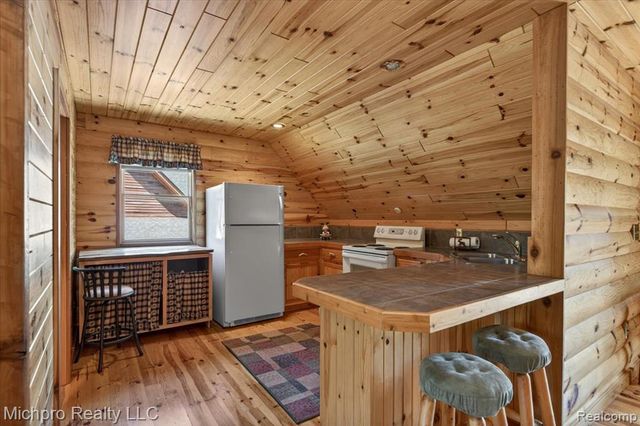 670 Green Creek Lane, Oxford, MI 48371