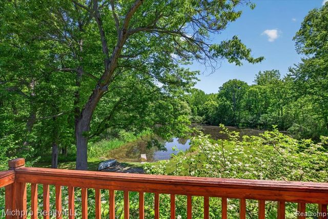 670 Green Creek Lane, Oxford, MI 48371