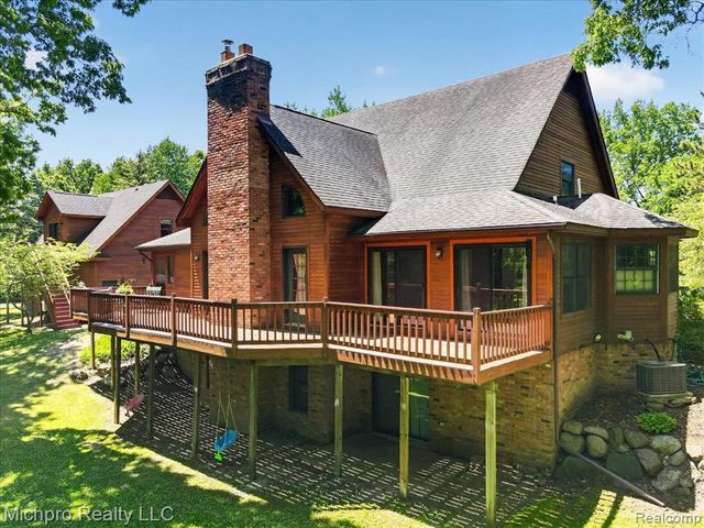 670 Green Creek Lane, Oxford, MI 48371