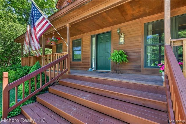 670 Green Creek Lane, Oxford, MI 48371
