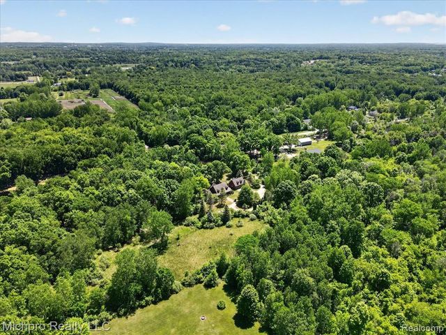 670 Green Creek Lane, Oxford, MI 48371