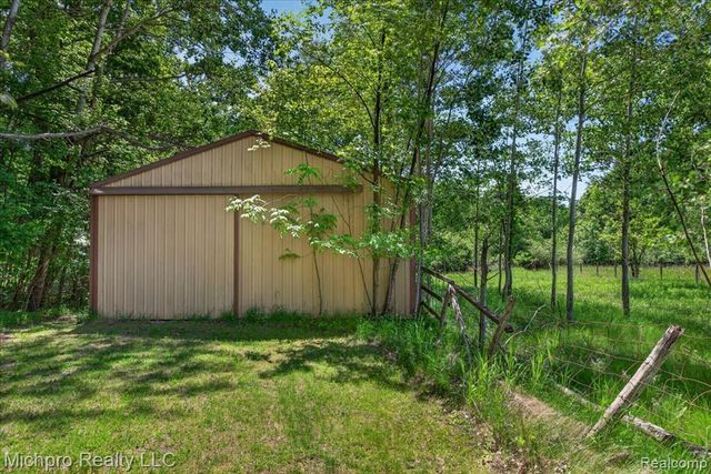 670 Green Creek Lane, Oxford, MI 48371