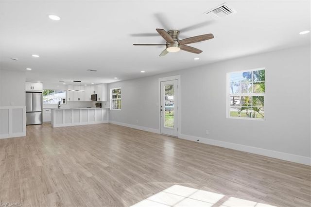 137 Dow LN, North Fort Myers, FL 33917