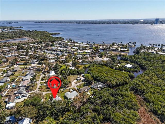 137 Dow LN, North Fort Myers, FL 33917