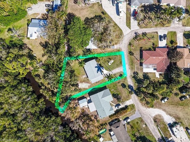 137 Dow LN, North Fort Myers, FL 33917