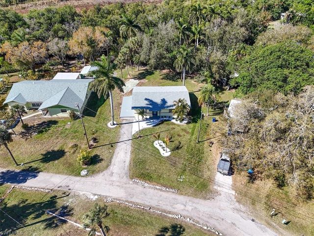 137 Dow LN, North Fort Myers, FL 33917