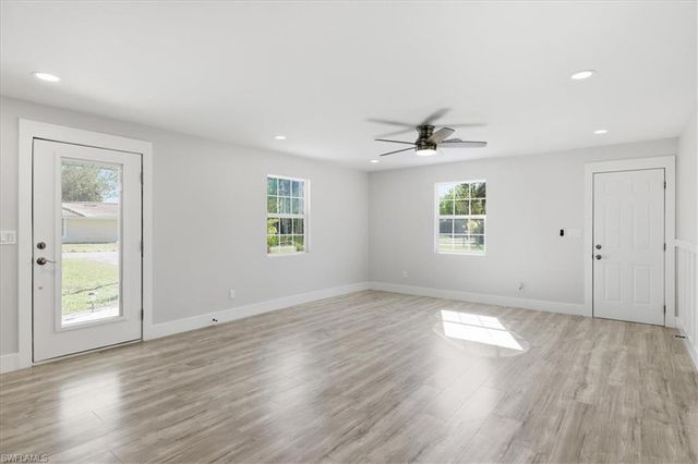 137 Dow LN, North Fort Myers, FL 33917