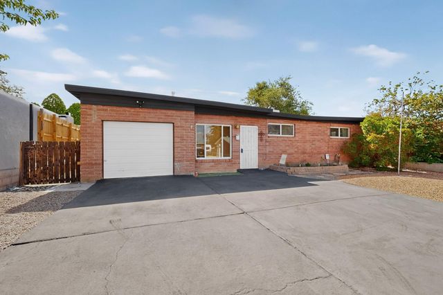 1108 Dorothy Street NE, Albuquerque, NM 87112