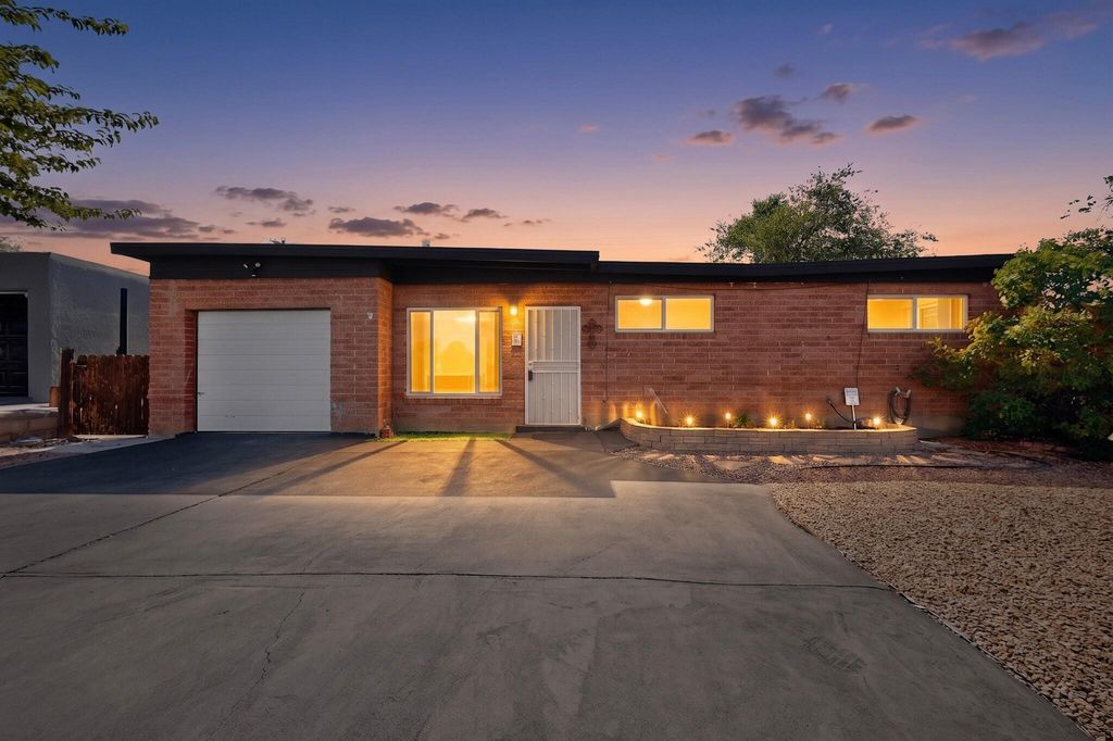 1108 Dorothy Street NE, Albuquerque, NM 87112